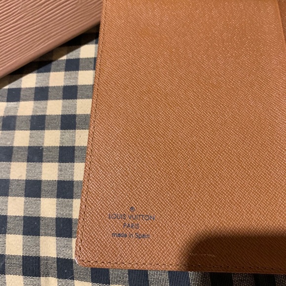 Louis Vuitton Vintage Address/Agenda Book - Picture 8 of 11